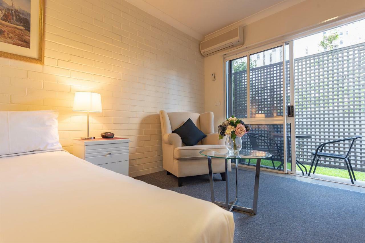 Benson Court Motel Бризбейн Екстериор снимка